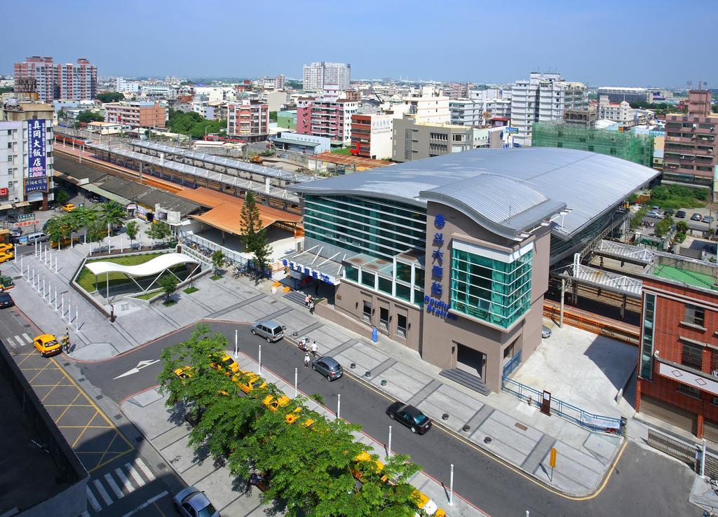 Metro Hotel Доулио Екстериор снимка