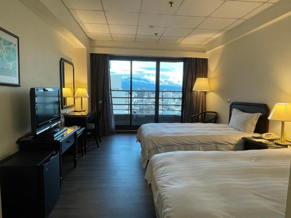 Metro Hotel Доулио Екстериор снимка